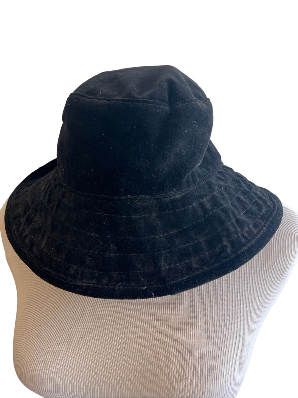 Vintage 90s Velvet Hat - Picture 4 of 7